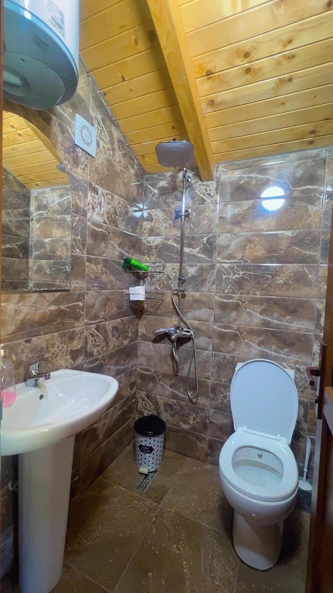 Krojet E Rrogamit Valbone Buitenkant foto